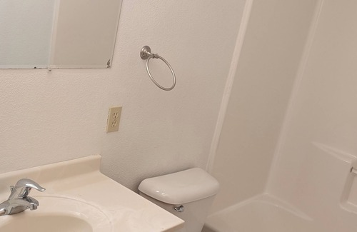 Knapp Apartment | Charming, Modern, Clean Furnished 2-bdrm apt in Knapp with AC, WIFI & Laundry