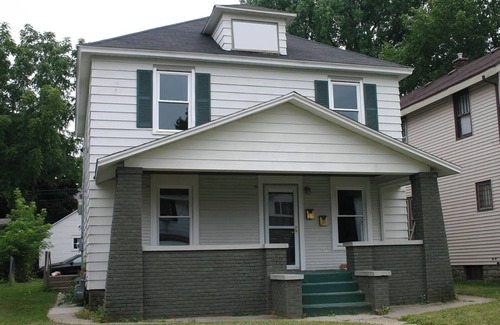 Midtown Apartment | Charming Modern Midtown in Vibrant area!