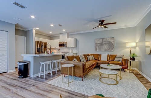 Hyde Park House | Charming & modern townhome w/patio, AC, & W/D - close to beautiful waterfront