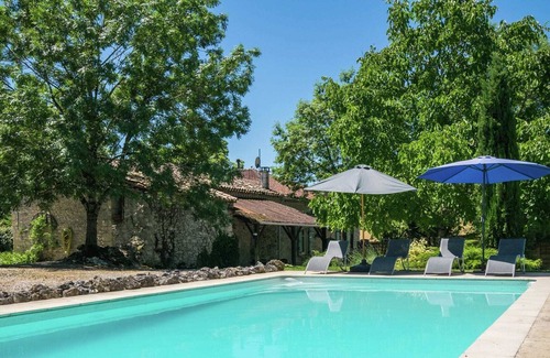Bourg-de-Visa Villa | Charming, modernised, authentic farmhouse in Bourg-De-Visa with Pool
