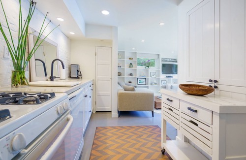 Coast Village Apartment | charming Montecito residence close to the beach, restaurants and shopping
