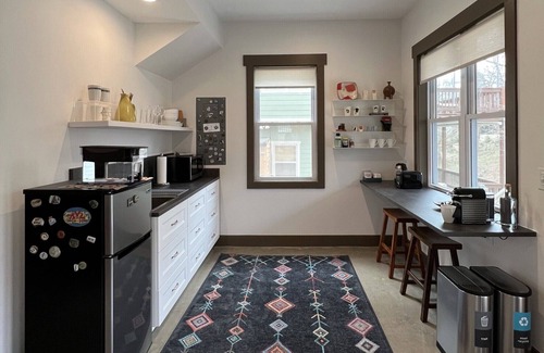 Huston - Courtland Apartment | Charming Montford FIVE ★ — Comfortable & Quiet — WALK Downtown