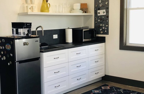 Huston - Courtland Apartment | Charming Montford FIVE ★ — Comfortable & Quiet — WALK Downtown