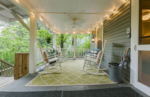 Montreat Apartment | Charming Montreat Cottage Near DT Black Mtn | Walk to Hiking