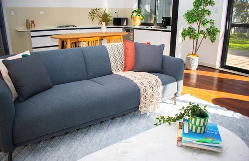 Innaloo House | Charming mordern 2-bedroom house with greenery garden in Innaloo