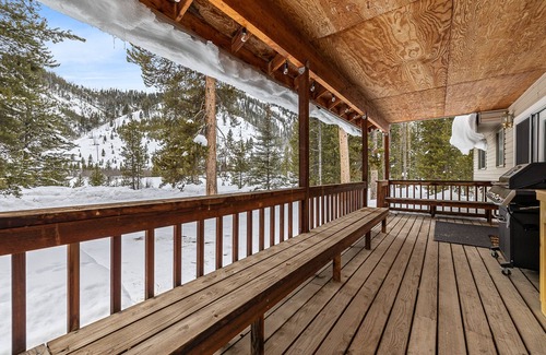 Stanley Cabin | Charming Mountain Cabin - STANLEY IDAHO USA