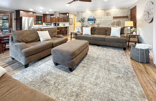Cascade Cabin | Charming Mountain Escape near Lake Cascade