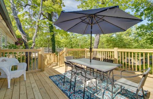 Mountain Home House | Charming Mountain Home Retreat Walk to Marina!