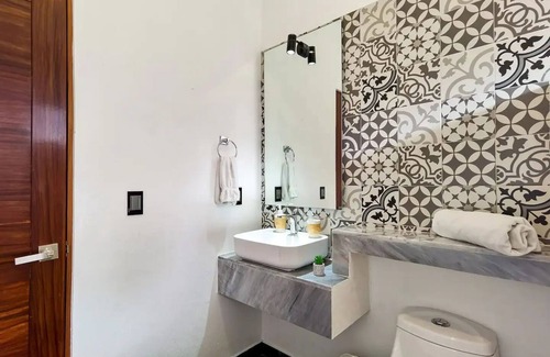 Crucecita House | Charming 4-bedroom house with AC and WiFi in delightful La Crucecita Huatulco