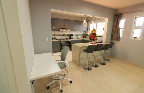 Santa Cruz Xoxocotlan Apartment | Charming and Modern! Apartment, 10 min from the Zócalo of Oaxaca.