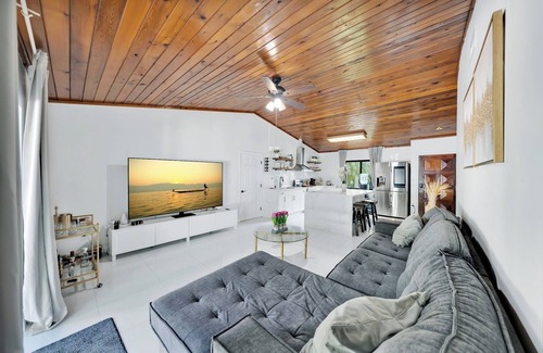 Homestead Other | Charming Nature Farmhouse Getaway – Spacious, Peaceful, Relaxing