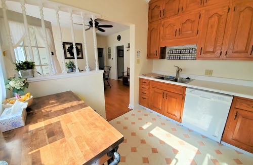 Nauvoo House | Charming Nauvoo Farmhouse - 1 mile from Nauvoo Temple