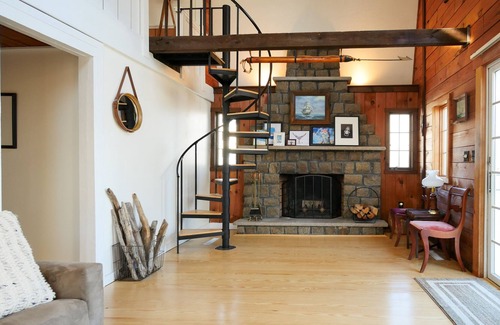 Nahant House | Charming New England cottage within walking distance to three beaches.