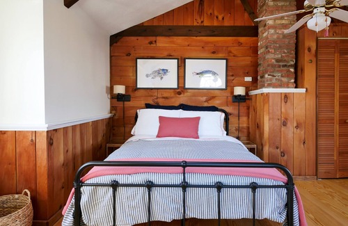Nahant House | Charming New England cottage within walking distance to three beaches.