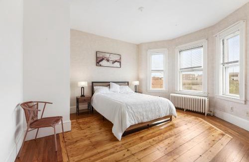 Revere Apartment | Charming New England style apartment 6 miles to downtown Boston, 4 miles to Logan airport