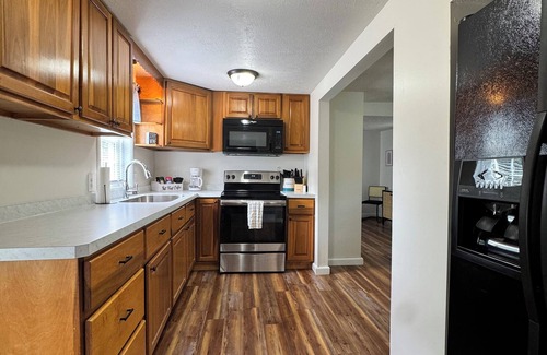 Geneva House | Charming- Newly Listed, SPIRE, GOTL, Wineries