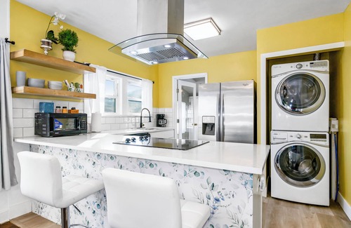Rosedale House | Charming newly Renovated, Pet friendly, Wi-Fi, close to Union Station/Plaza area