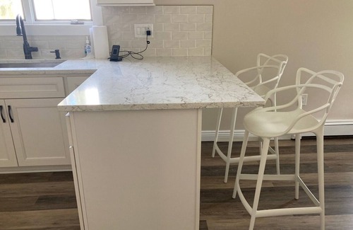 Long Branch House | Charming Newly Renovated Home 1 mile to West End Beachnn