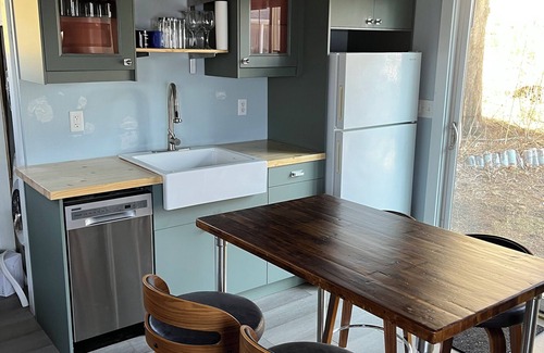 Bristol House | Charming newly renovated and furnished 1-bedroom house in Historic Bristol, RI
