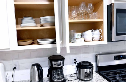 Anna House | Charming Newly Renovated 5bedroom home. Game Room WiFi, 3 bathrooms 2cars garage