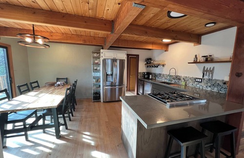 Arnold Cabin | Charming newly renovated 3-bedroom cabin in delightful Blue Lake Springs,Arnold