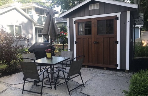 Lakeside Cottage | Charming, newly updated 2 Bedroom Cottage, Pet Friendly