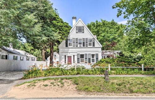 Centerville House | Charming Nineteenth-Century Cape Code Escape