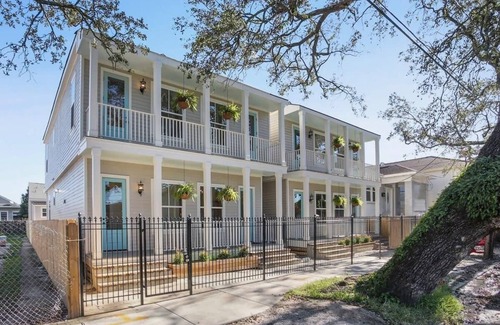 Faubourg Delassize Villa | Charming NOLA Villa- Pets OK, Close to street cars