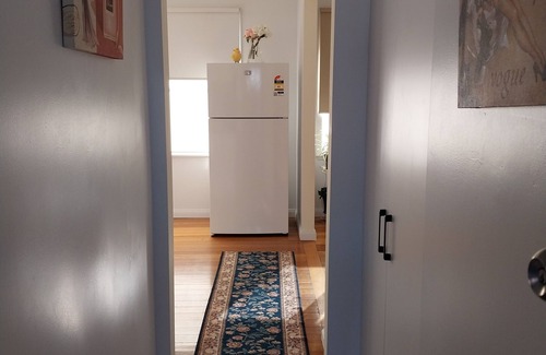 Corio House | Charming Nook: Romance Awaits, Pets Welcome!