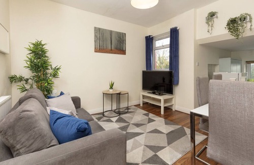 Bowes Apartment | Charming North London Apartment