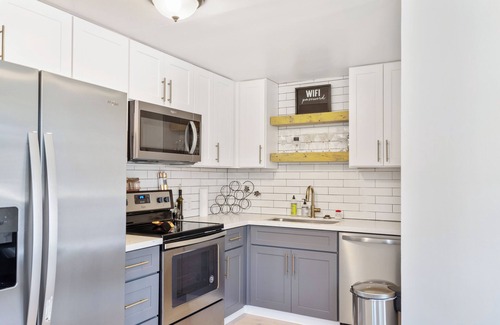 West End House | Charming North Tacoma Home – 2 Bedrooms, WiFi & More