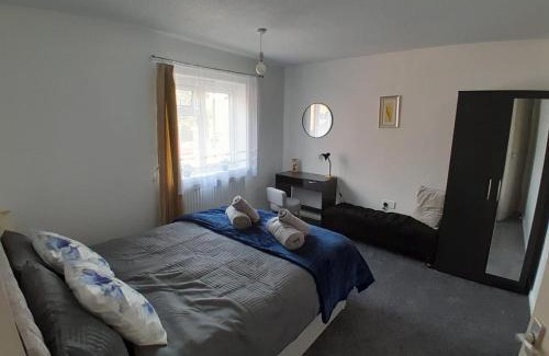 Northampton Apartment | Charming Northampton Apartment with 2 Bedrooms