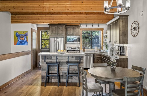 Truckee House | Charming Northstar Chalet | Shuttle, Fireplace, Pool, Near Village & Rec Center