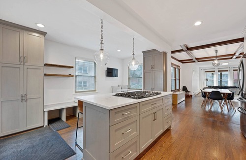 Oak Park House | Charming Oak Park 4BD/3.5BA and 2 Private Parking by AllSet Turnover