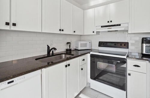 Palm Springs House | Charming Oasis, Hidden Gem in Palm Springs townhouse