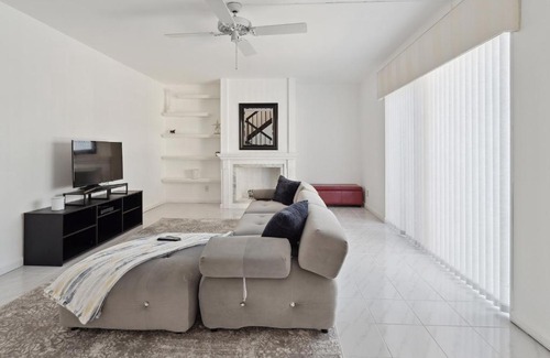 Palm Springs House | Charming Oasis, Hidden Gem in Palm Springs townhouse