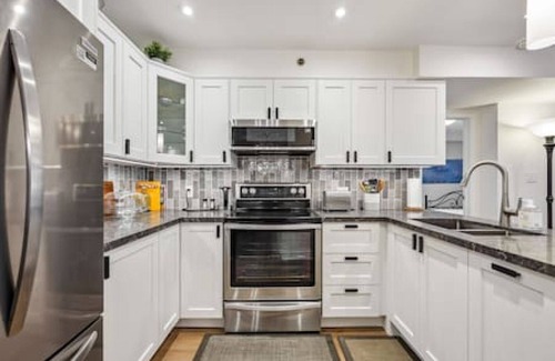 Richmond Hill House | Charming Oasis In Richmond Hill