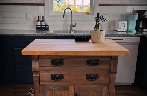 Brigands' Bay Cottage | Charming OBX soundfront beach box with hot tub, game room, and stunning sunsets!