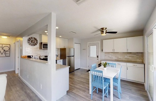 Surfcrest Village Cottage | Charming Oceanfront Key West Style Cottage at Surf Crest Village #9