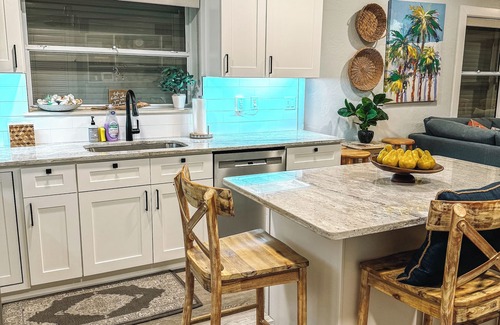 O'byrne House | Charming Oceanfront Beach Cottage - Excellent Value