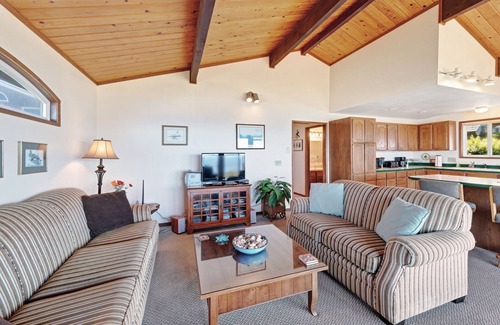 Gleneden Beach House | Charming, Oceanfront Home w/Nearby Beach Access & Amazing Ocean Views