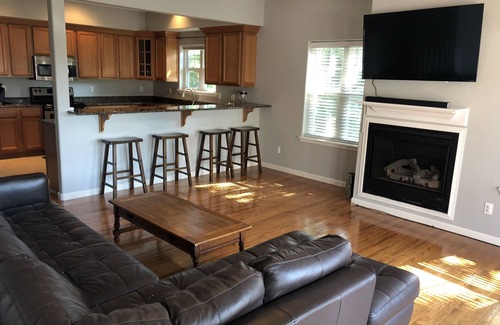 Northeast Virginia Beach House | Charming Oceanfront, Vibe District, Wavegarden, Dome Executive Townhouse