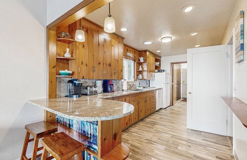 Gleneden Beach House | Charming Oceanfront Two-Story Home - Private Hot Tub Deck, Gas Grill, & Views