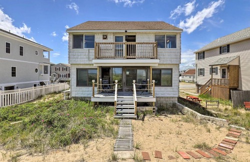 Salisbury House | Charming Oceanfront Home on Salisbury Beach