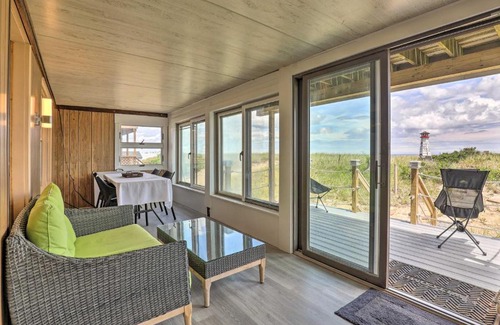 Salisbury House | Charming Oceanfront Home on Salisbury Beach