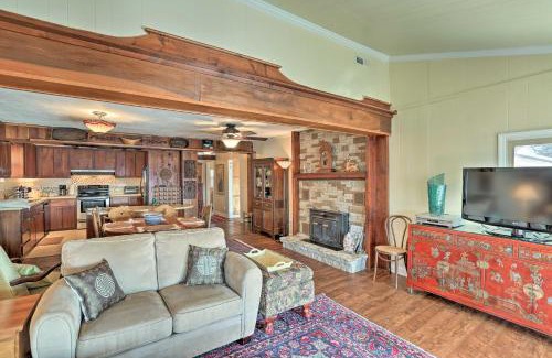 Cave-in-Rock House | Charming Ohio River Home with Water Views and Porch!