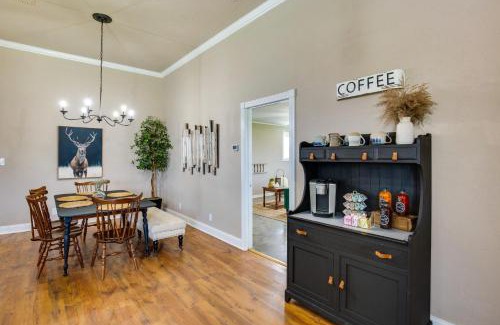 Marietta House | Charming Oklahoma Escape Near Beaches and Golfing!