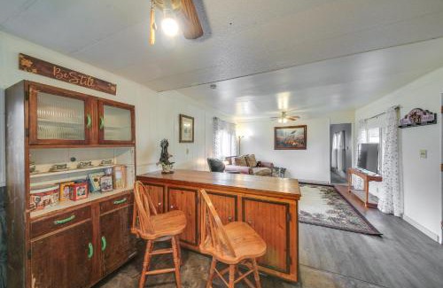 Libby House | Charming Old Farmhouse in Libby Pets Welcome!