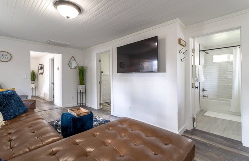 Erie House | Charming Old Town Erie Retreat-Mountain Views!