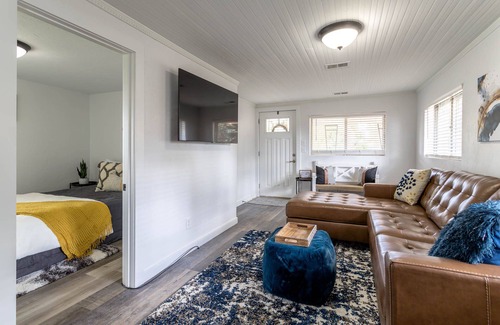 Erie House | Charming Old Town Erie Retreat-Mountain Views!